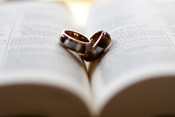 Getting Married: A Rough Guide To Doing Things Right