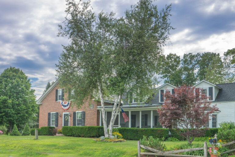 5 Ways to Bring Charm to Your Home's Exterior