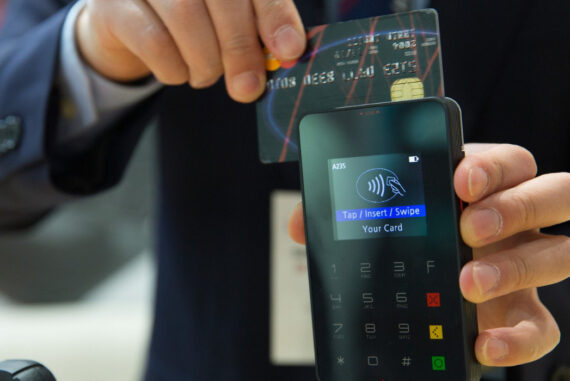 How To Keep Credit Card Spening Under Control