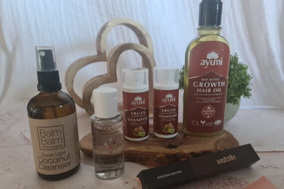 The LoveLula Clean Beauty Box Box - March 2022