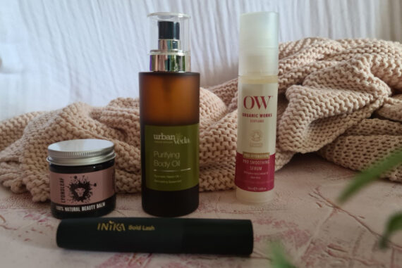 The LoveLula Beauty Box - June 2022