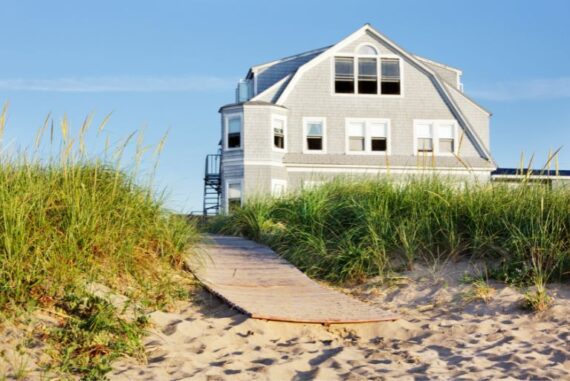 4 Helpful Tips for Selling Your Beach House