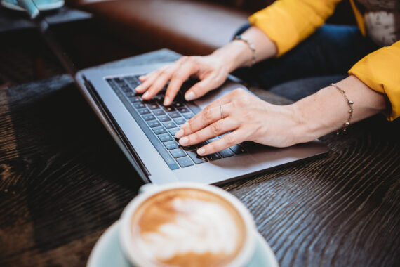 Could 2023 be the Year You Finally Start That Side Hustle?