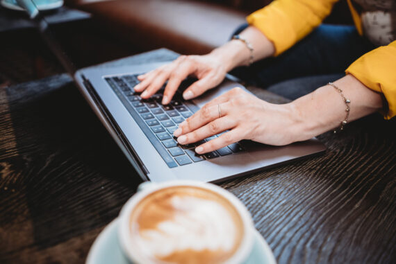Could 2023 be the Year You Finally Start That Side Hustle?