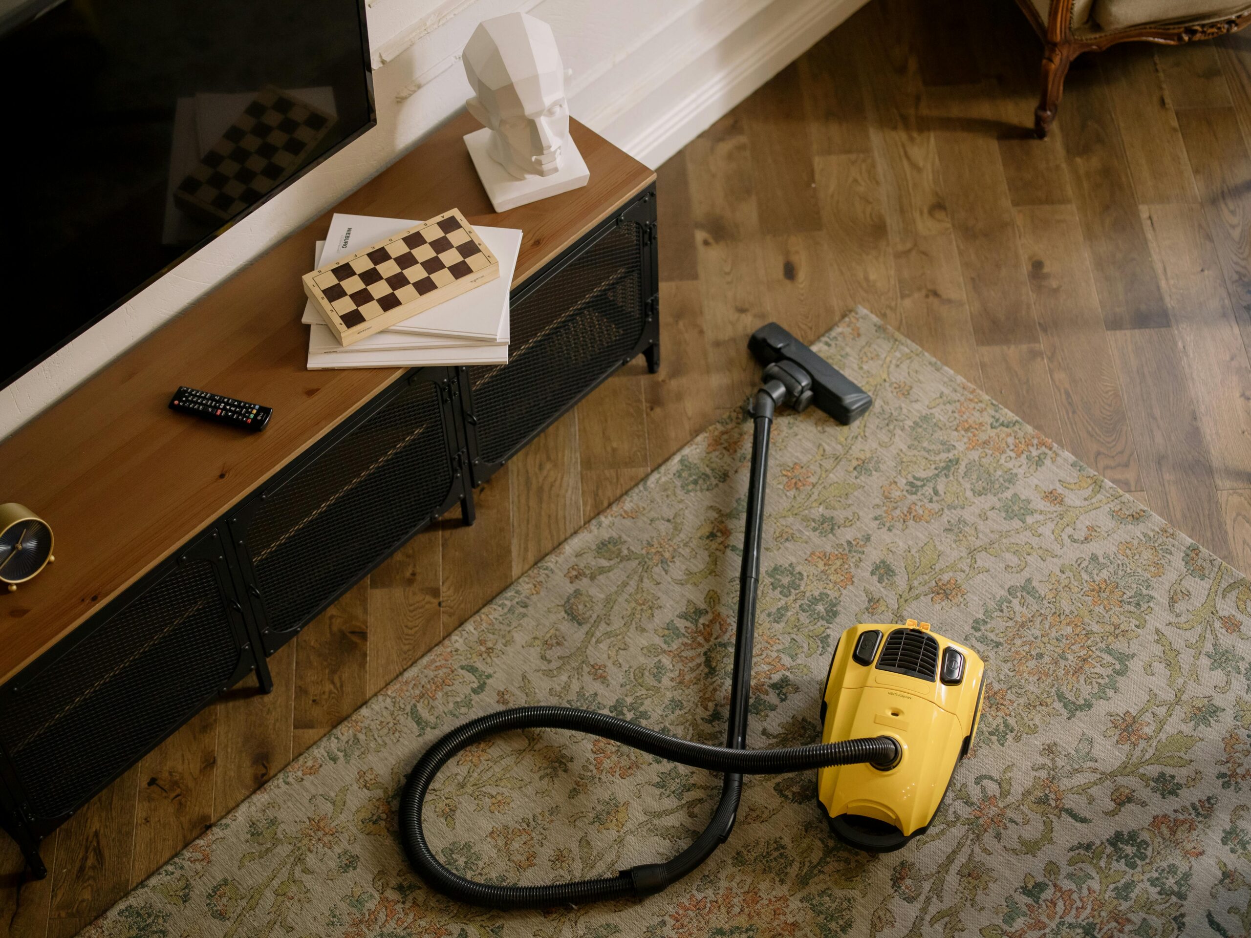 Creating a Cozy Bedroom Retreat: The Importance of a Clean Carpet